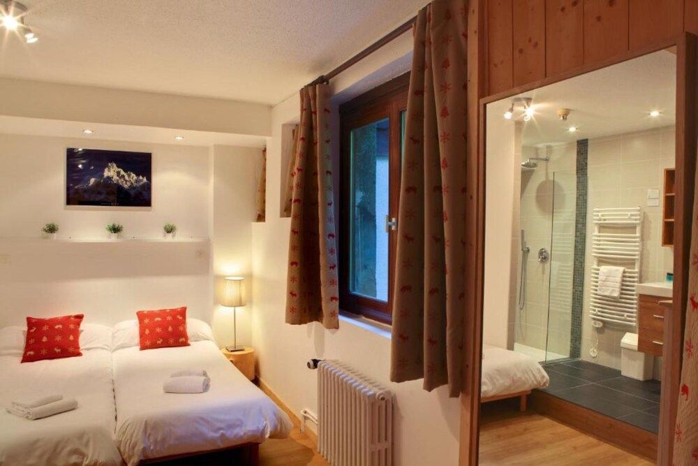 Twin room (forest view)