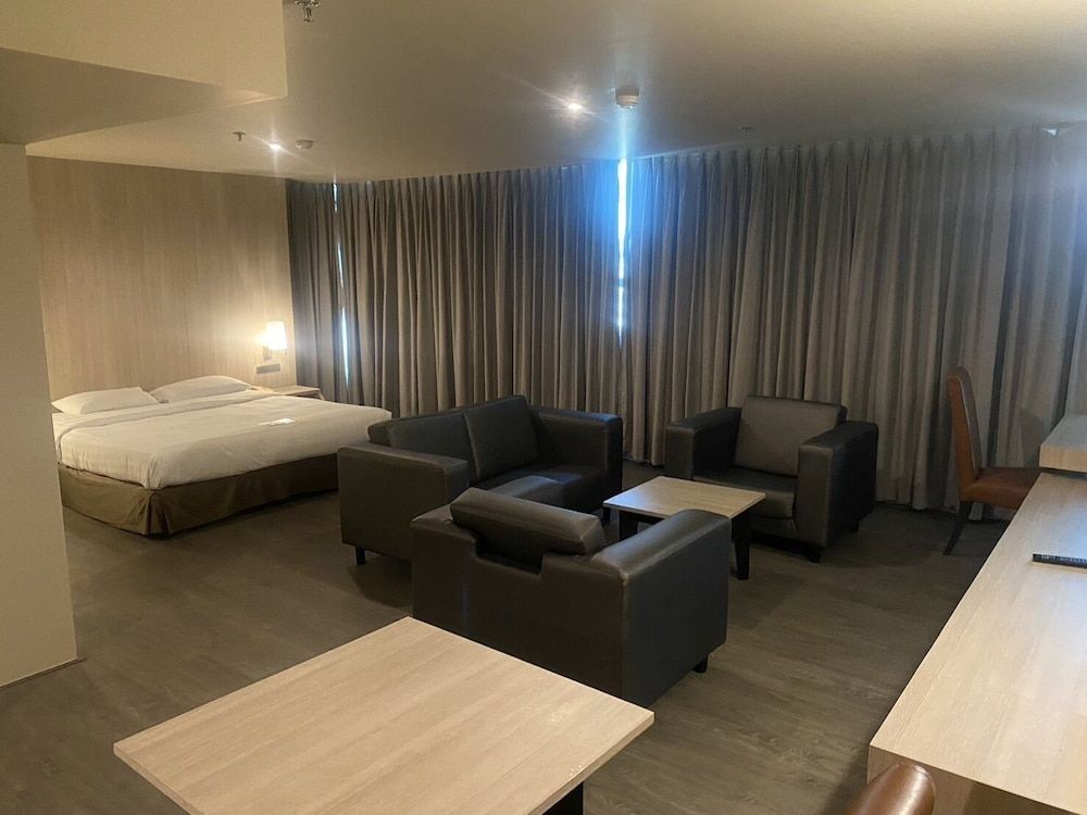 undefined Gold Orchid Bangkok 8