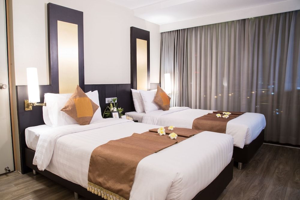 Gold Orchid Bangkok Superior Twin room 2