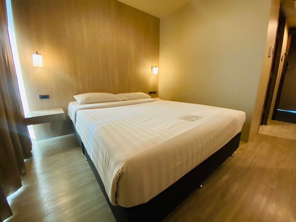 undefined Gold Orchid Bangkok 5