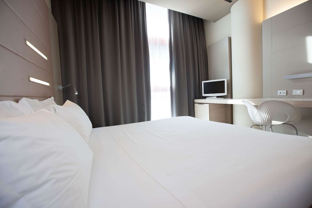 Best Western Plus Net Tower Hotel Padova Standard Room, 1 Queen Bed, Non Smoking 3