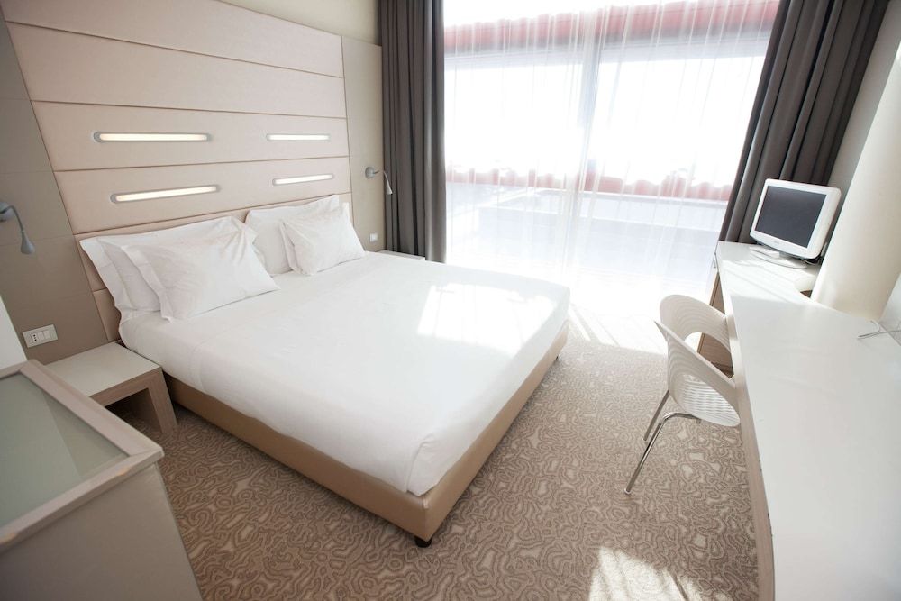 Best Western Plus Net Tower Hotel Padova Standard Room, 1 Queen Bed, Non Smoking 5