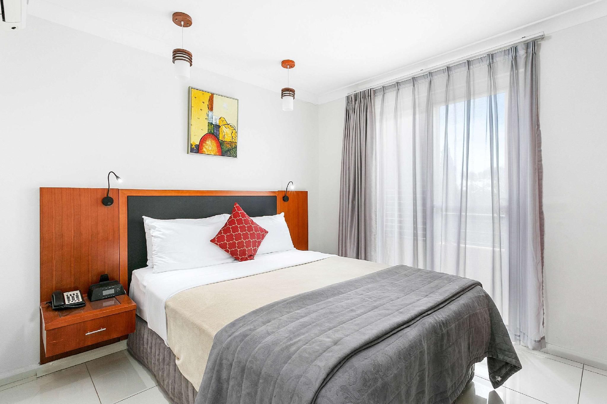 1 Queen Bed, 1 Single Bed, Nonsmoking