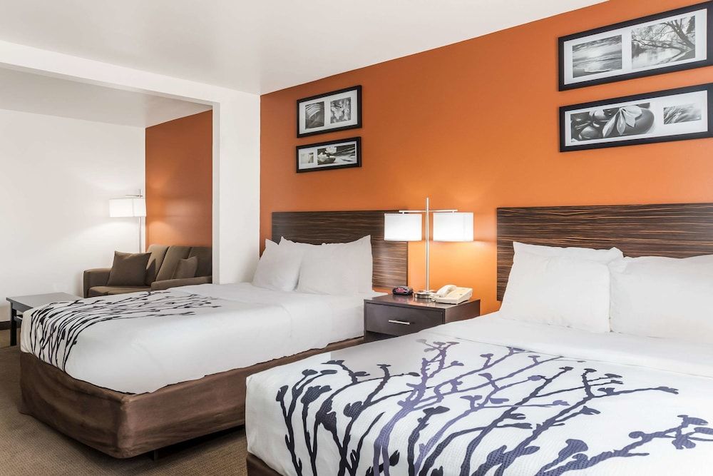 Suite, Multiple Beds, Non Smoking, Refrigerator & Microwave