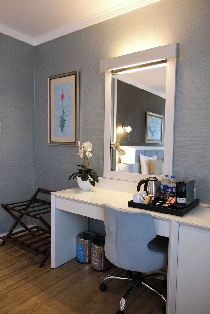 ByOtell Hotel Istanbul Quadruple Room 7