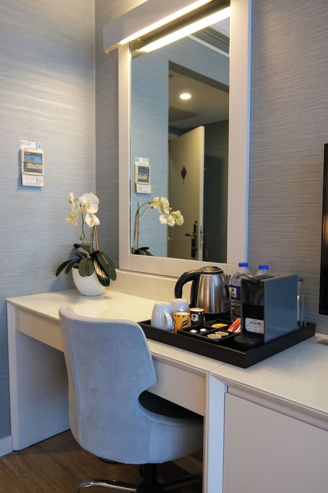 ByOtell Hotel Istanbul Quadruple Room 6