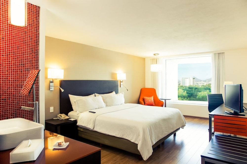 Fiesta Inn Express Ciudad Obregón Deluxe Room, 1 King Bed 2