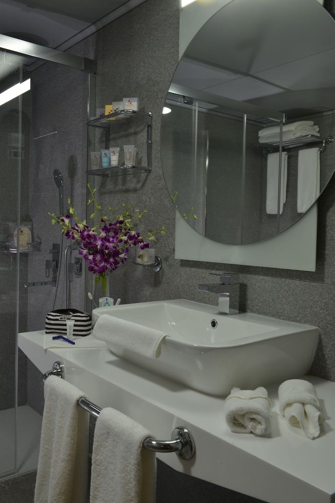 Regency Palace Hotel DELUXE DOUBLE CLUB FLOOR 3