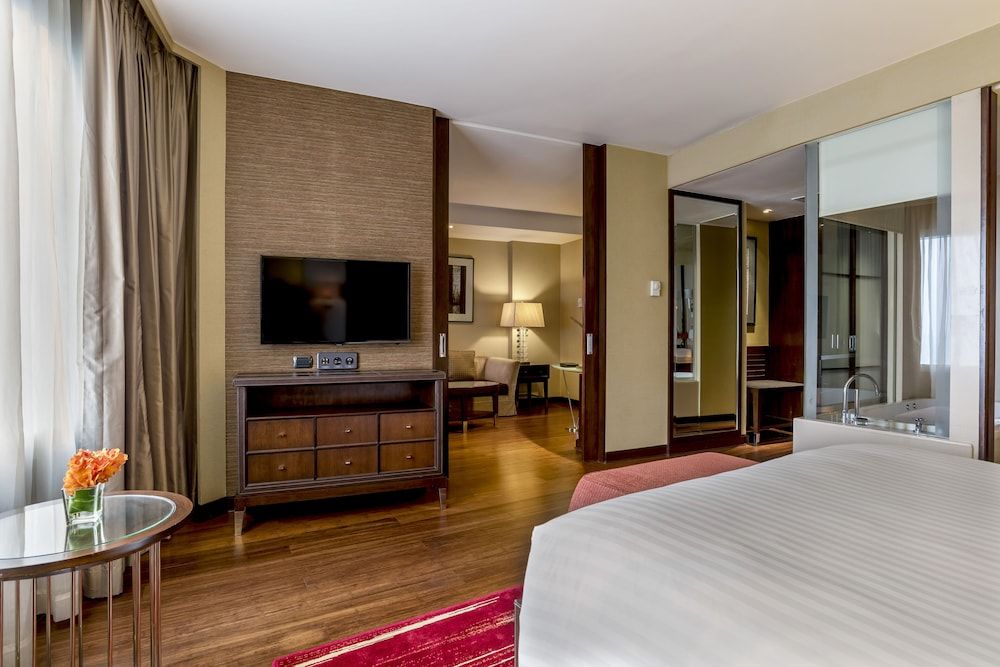 Deluxe Suite, 1 King Bed