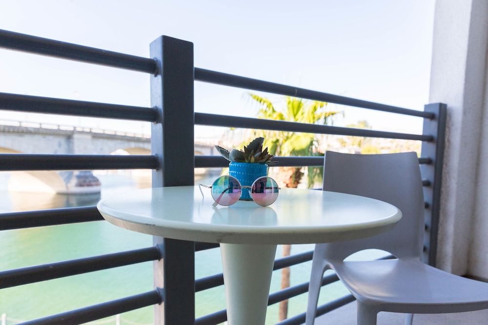 Heat Hotel Luxury Room, 2 Queen Beds 3