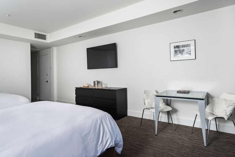 Heat Hotel Luxury Room, 2 Queen Beds 2