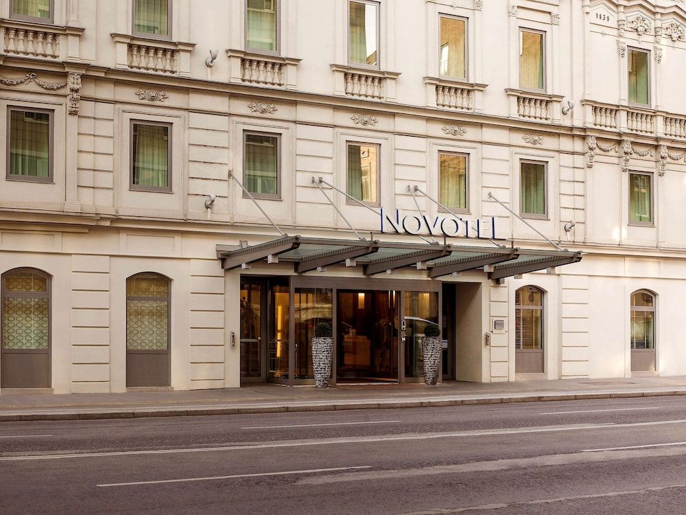 undefined Novotel Wien City 9