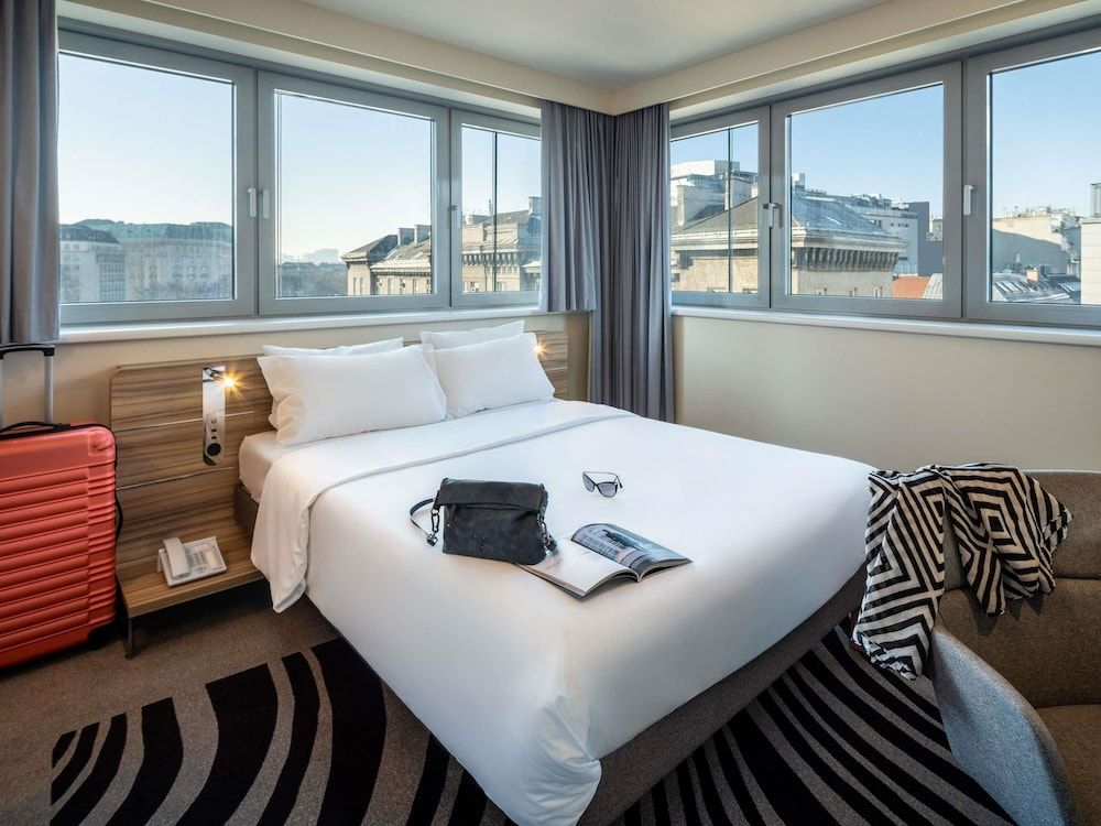 undefined Novotel Wien City 3