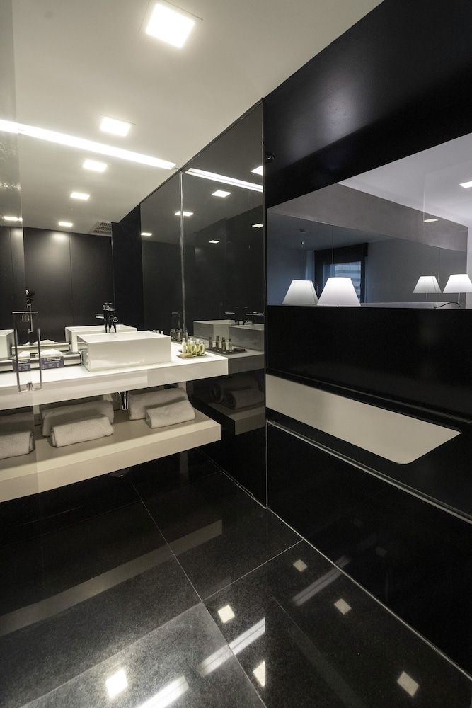 DoubleTree by Hilton Hotel Lisbon - Fontana Park Twin Guest Room 8