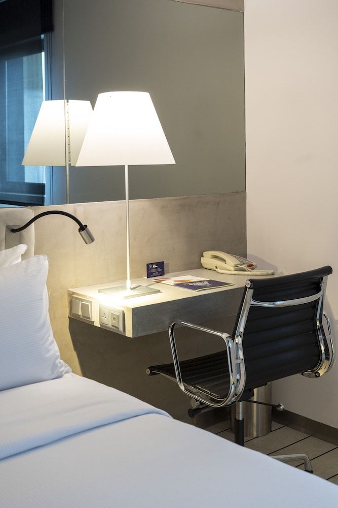 DoubleTree by Hilton Hotel Lisbon - Fontana Park Twin Guest Room 9