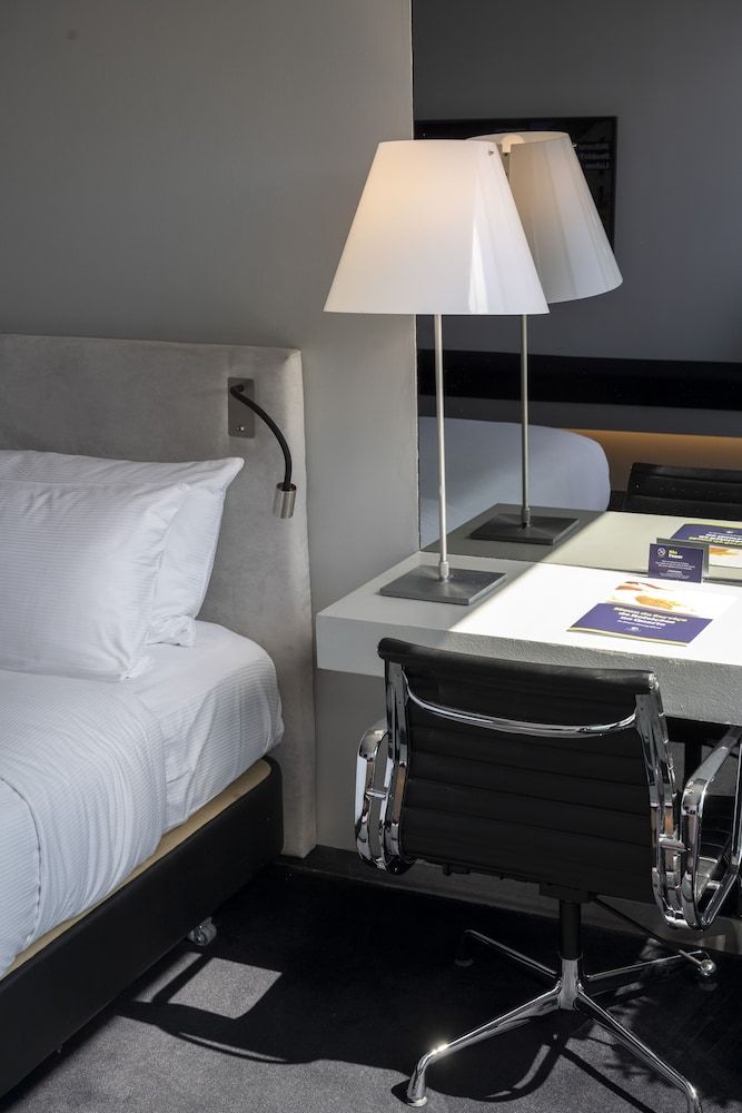 DoubleTree by Hilton Hotel Lisbon - Fontana Park Twin Guest Room 3