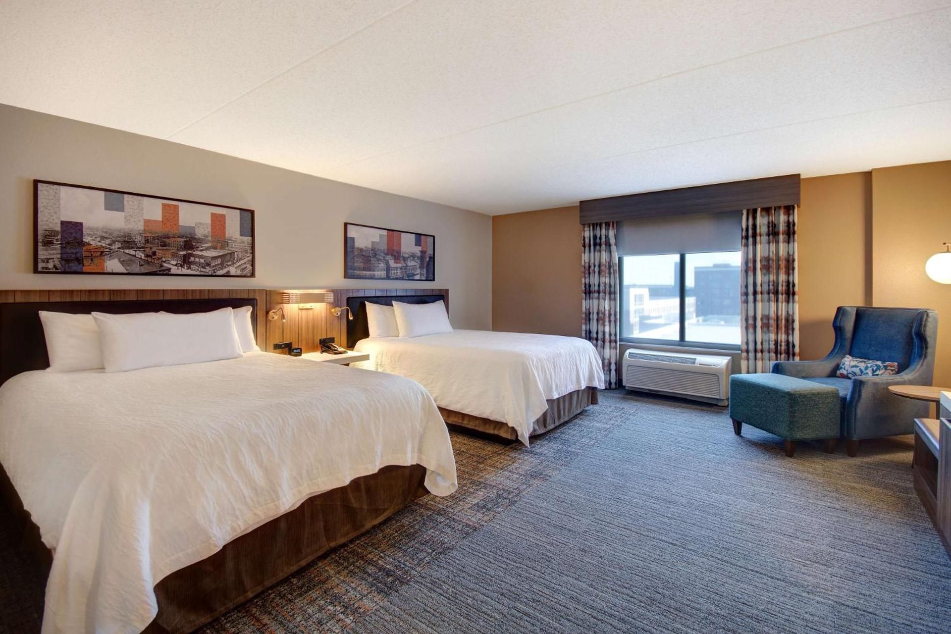 2 Queen Beds