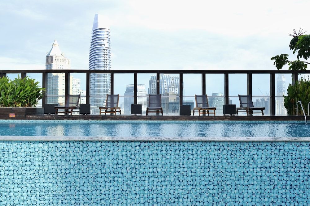 undefined Urbana Langsuan Hotel