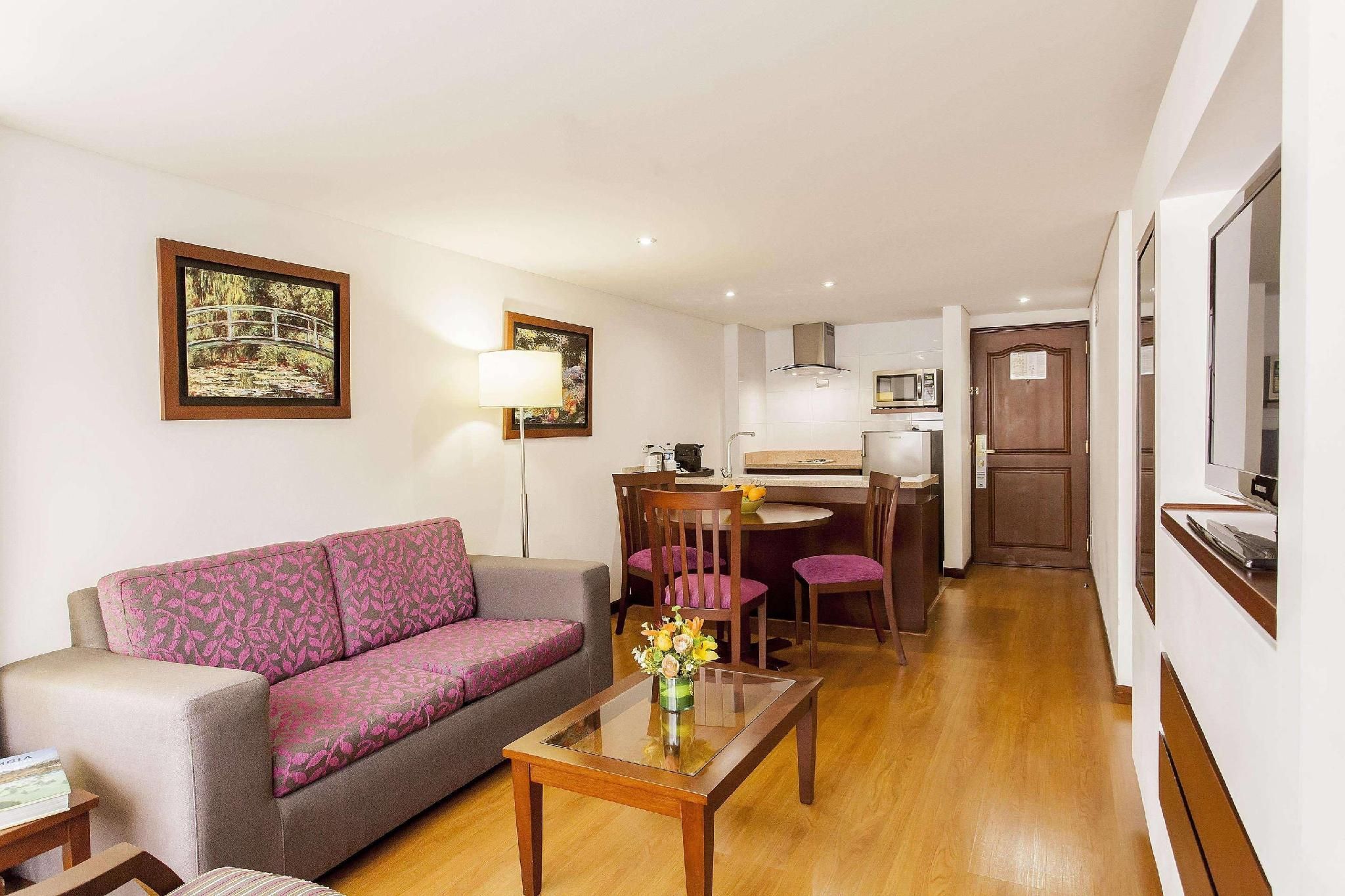 undefined Radisson Bogota Metrotel 8