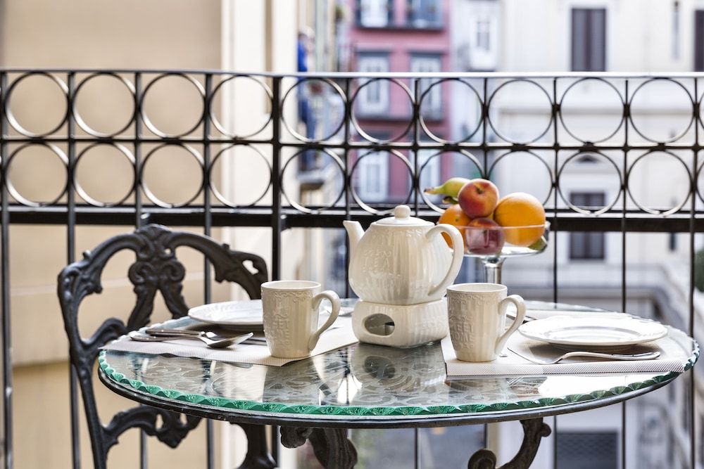 Hotel Art Resort Galleria Umberto Superior Triple Room 4