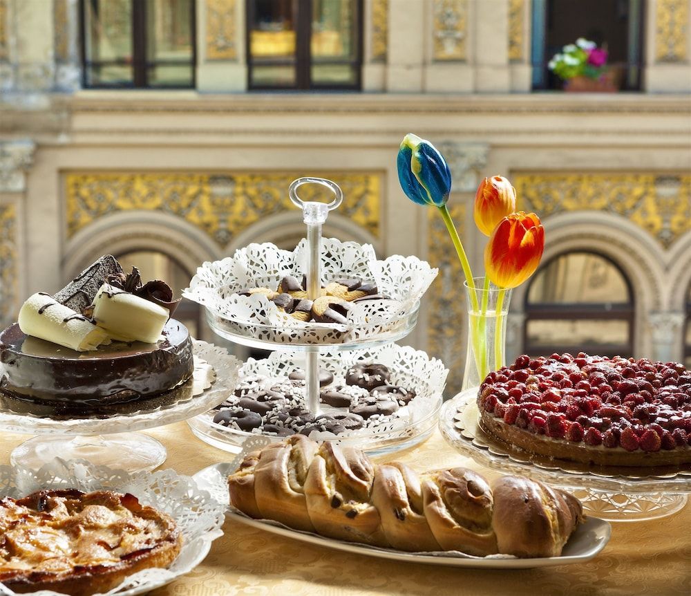 undefined Hotel Art Resort Galleria Umberto 7