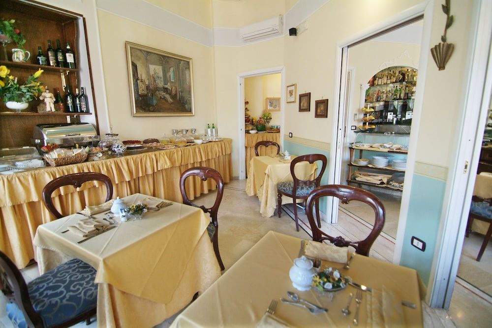 undefined Hotel Art Resort Galleria Umberto 9