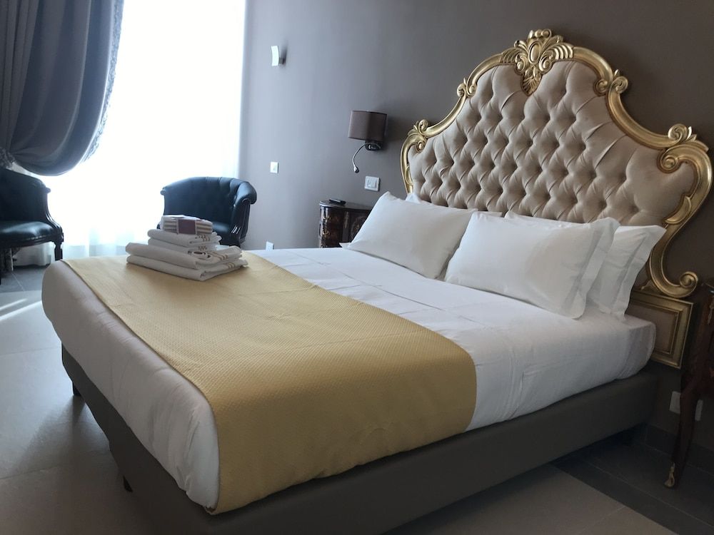 undefined Hotel Art Resort Galleria Umberto 4
