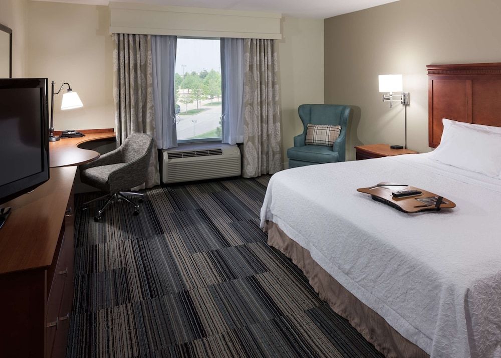 One King Bed, Non-Smoking, Accessible