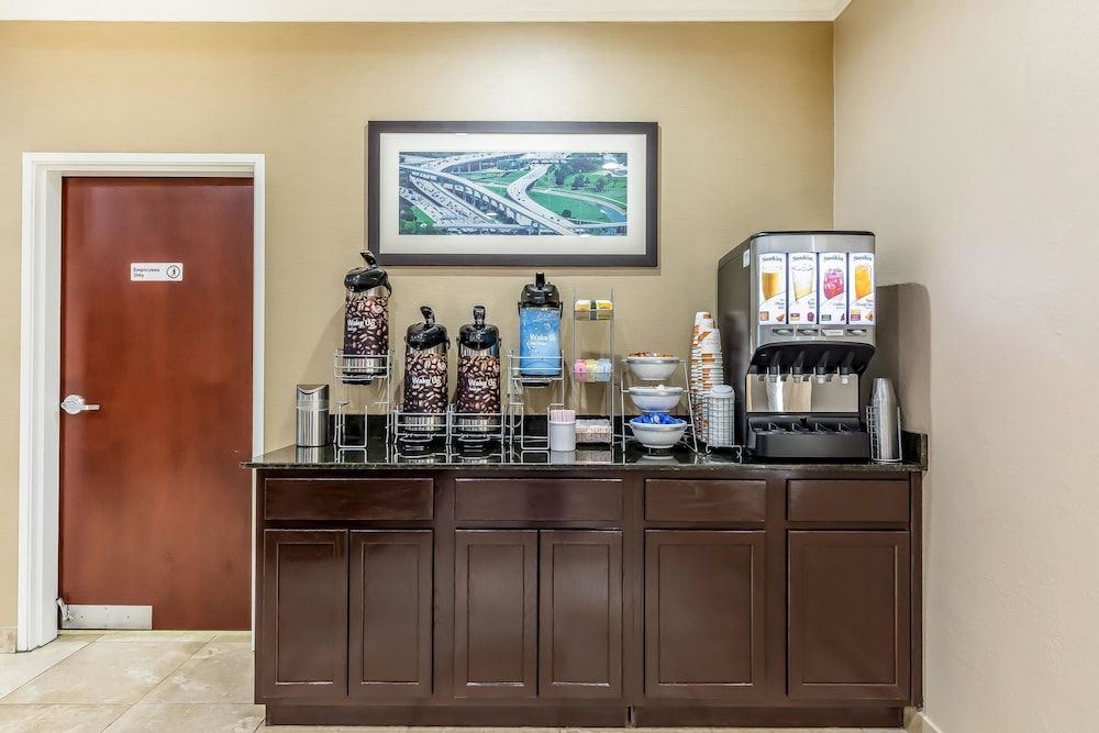 undefined Comfort Suites Houston IAH Airport - Beltway 8 8
