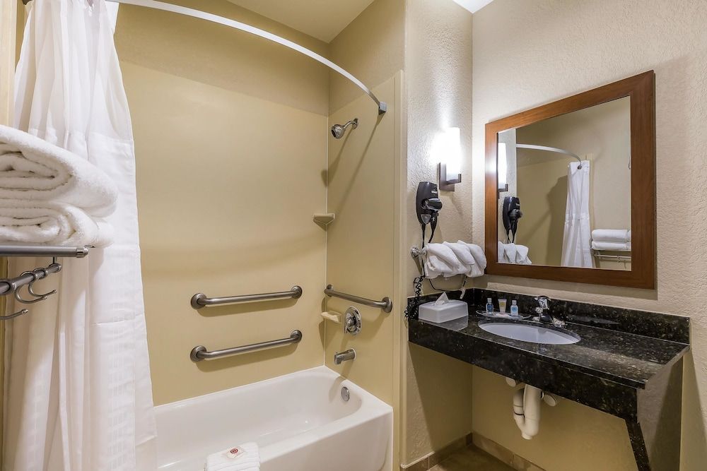 undefined Comfort Suites Houston IAH Airport - Beltway 8