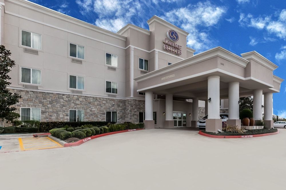undefined Comfort Suites Houston IAH Airport - Beltway 8 6