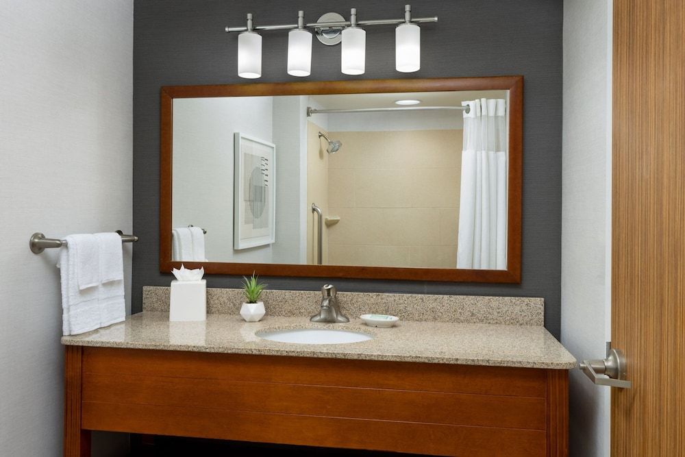 Courtyard by Marriott Atlantic City Beach Block Room, 2 Double Beds, Non Smoking 6