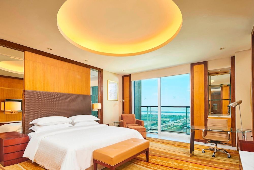 Room, 2 Twin Beds, Balcony, City View