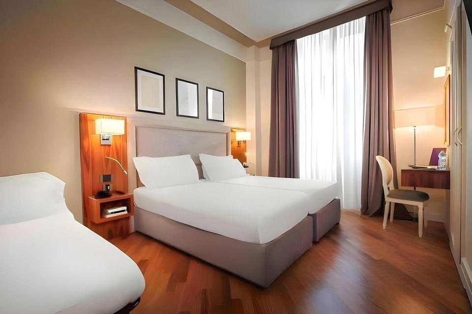 undefined Hotel Embassy 8