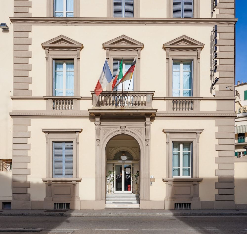 undefined Hotel Embassy 4