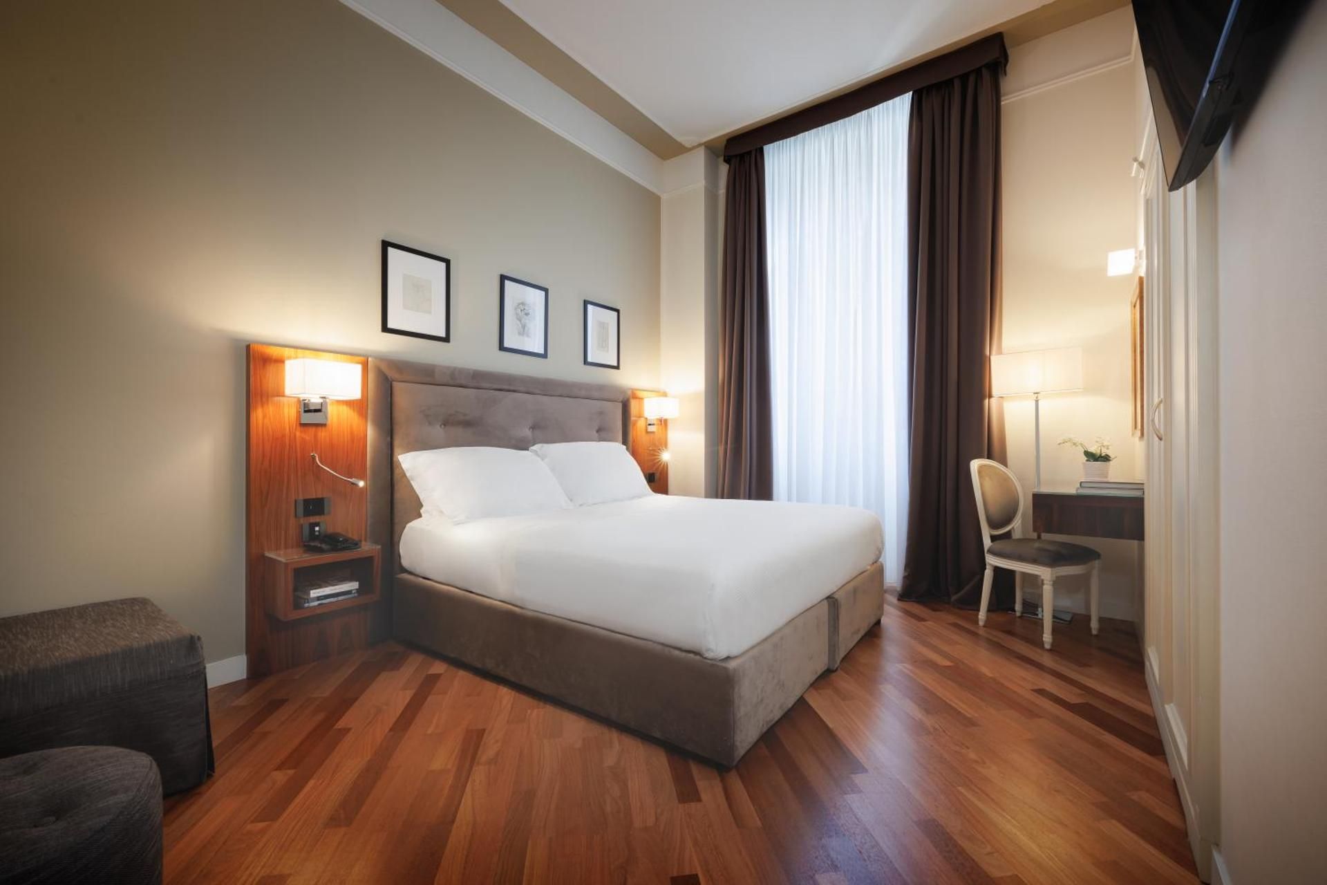 undefined Hotel Embassy 6