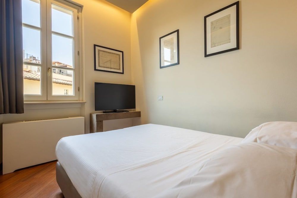 Hotel Embassy Double Room with French bed