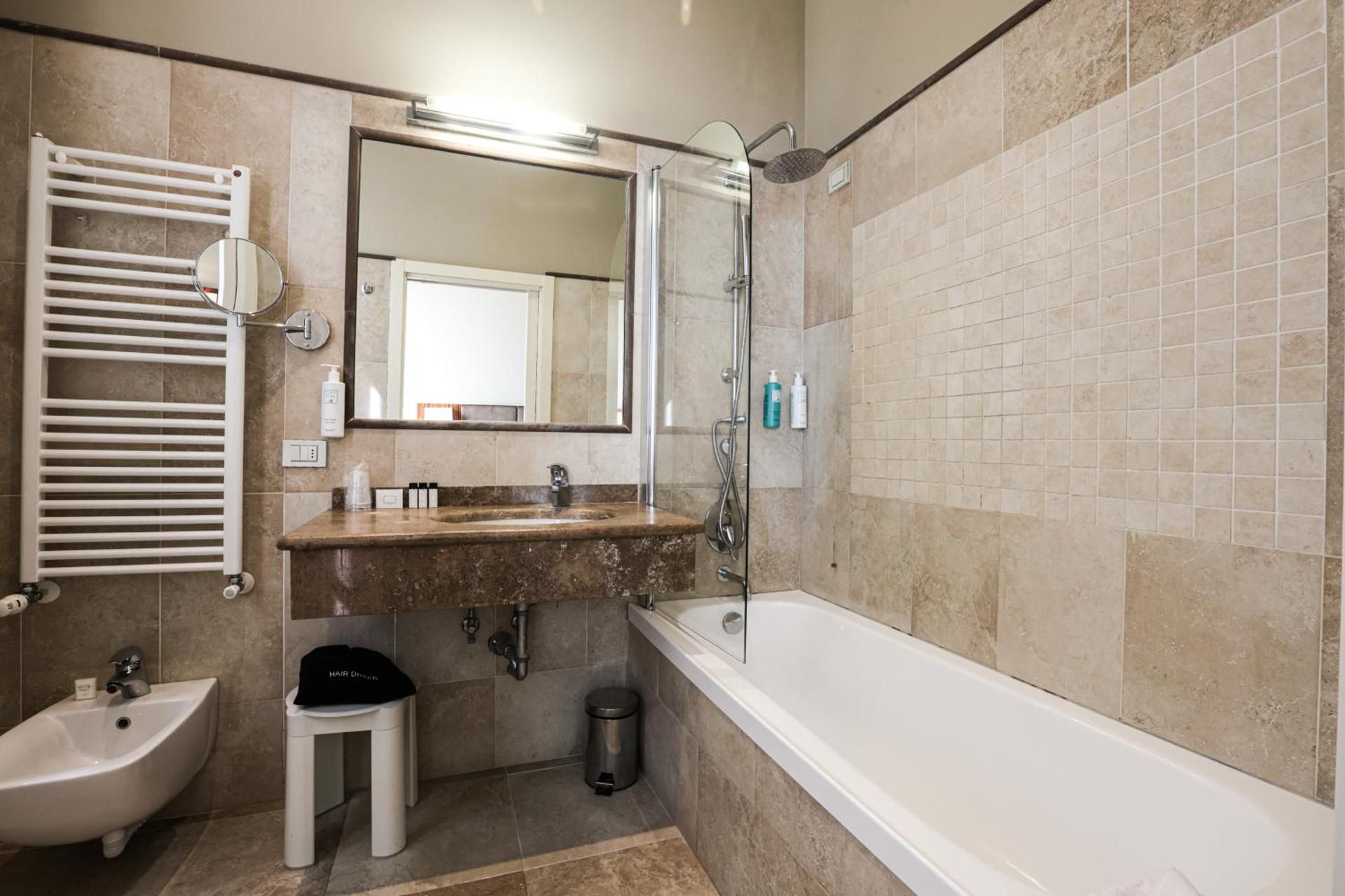 undefined Hotel Embassy 7