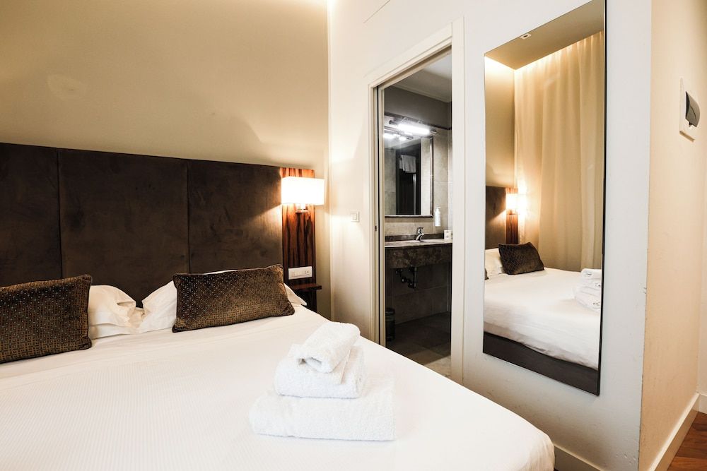 Hotel Embassy Classic Double Room 6