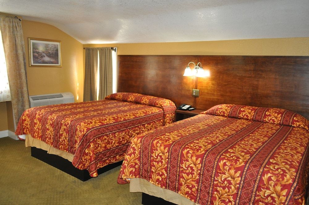 Santa Cruz Inn Riverside