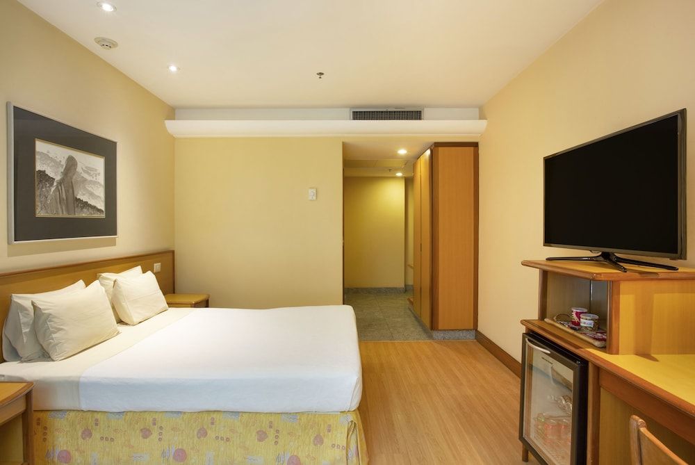 undefined Windsor Asturias Hotel 7