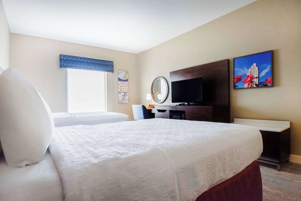 Standard room with two queen beds