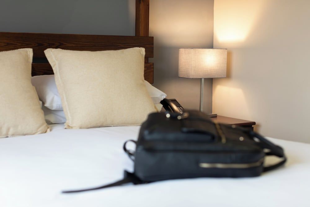 Springfield Hotel and Restaurant Executive Room (Four Poster) 4