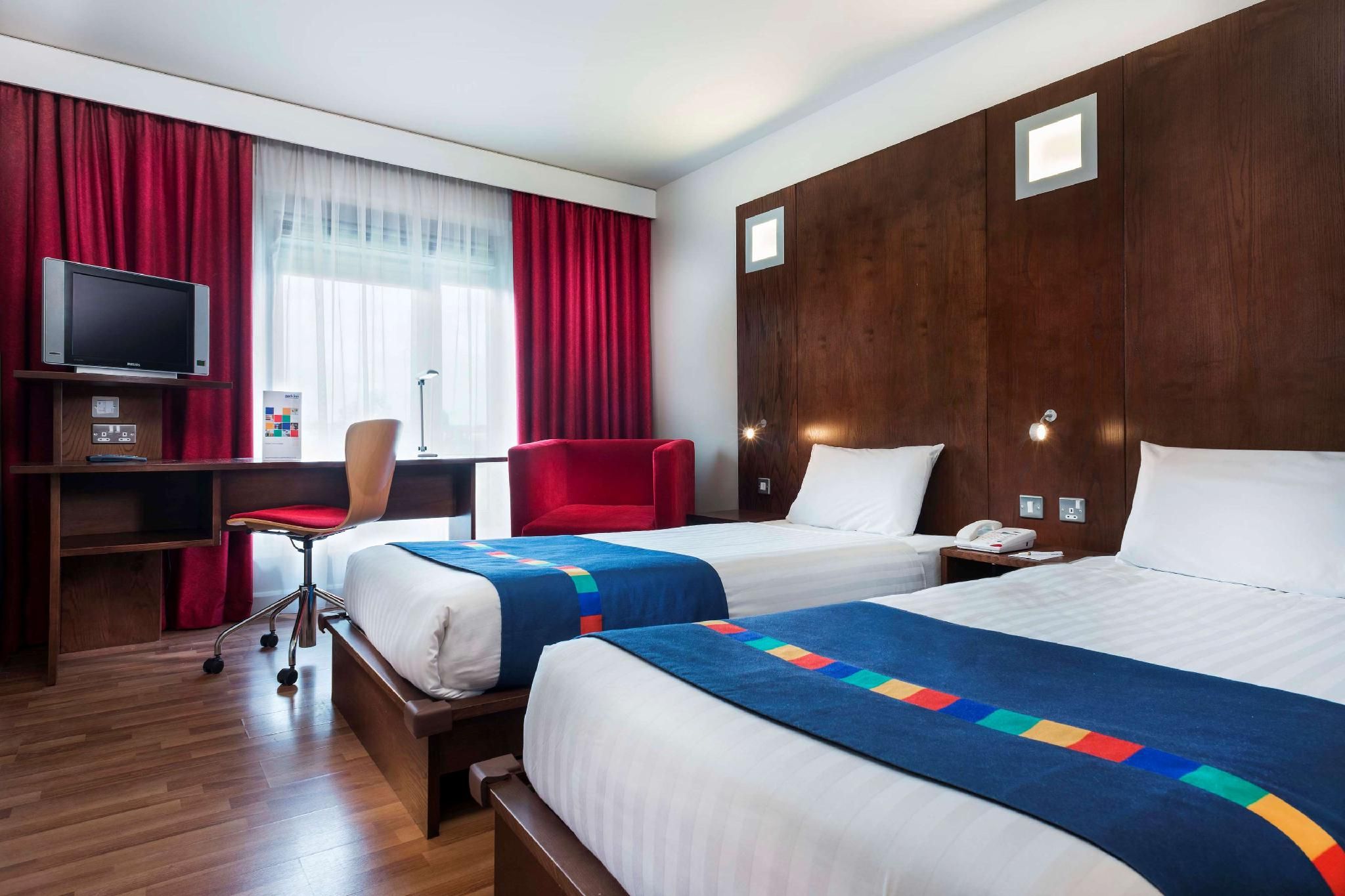 Park Inn by Radisson Birmingham Walsall M6 J9 Family Rooms