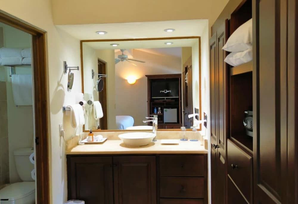 Hotel Punta Pescadero Paradise Deluxe Suite King with Hot Tub