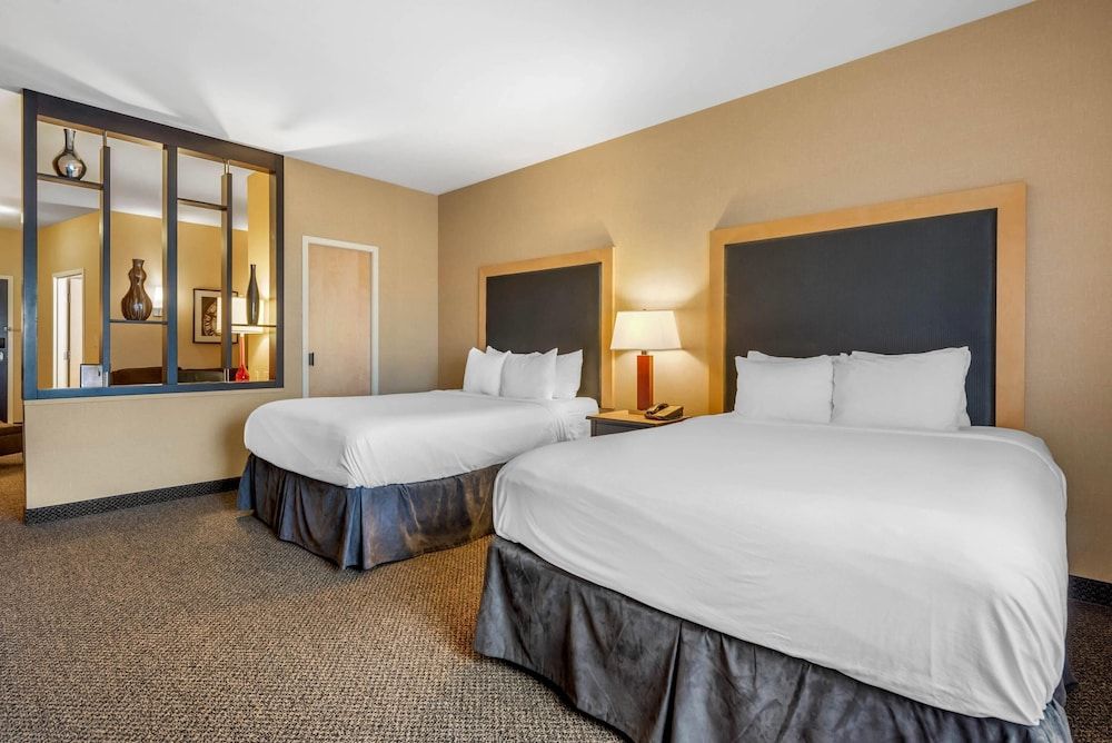 Suite, Multiple Beds, Accessible, Non Smoking