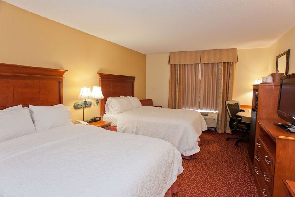 Two queen beds non smoking