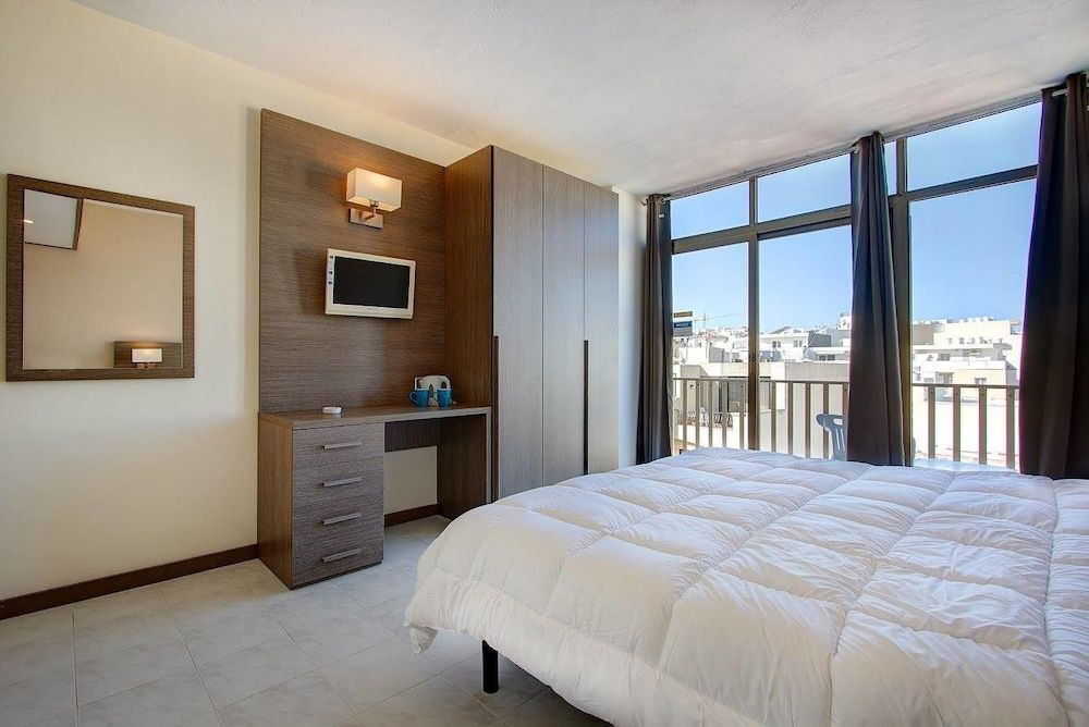 Double or Twin Room, Balcony, Partial Sea View