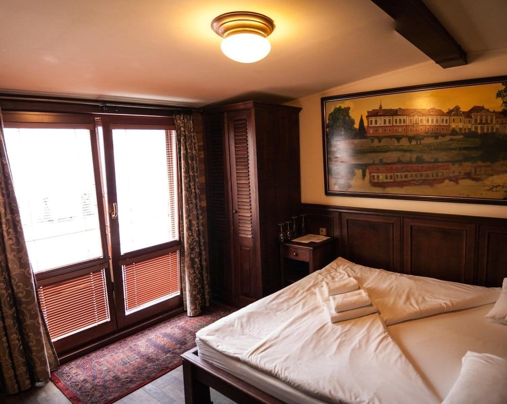 Boat Hotel Matylda Superior Double Room, River View 3