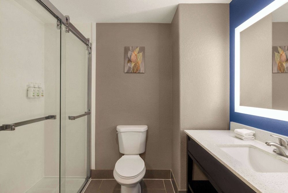 Deluxe Room, 2 Queen Beds, Accessible, Non Smoking (Roll-In Shower)